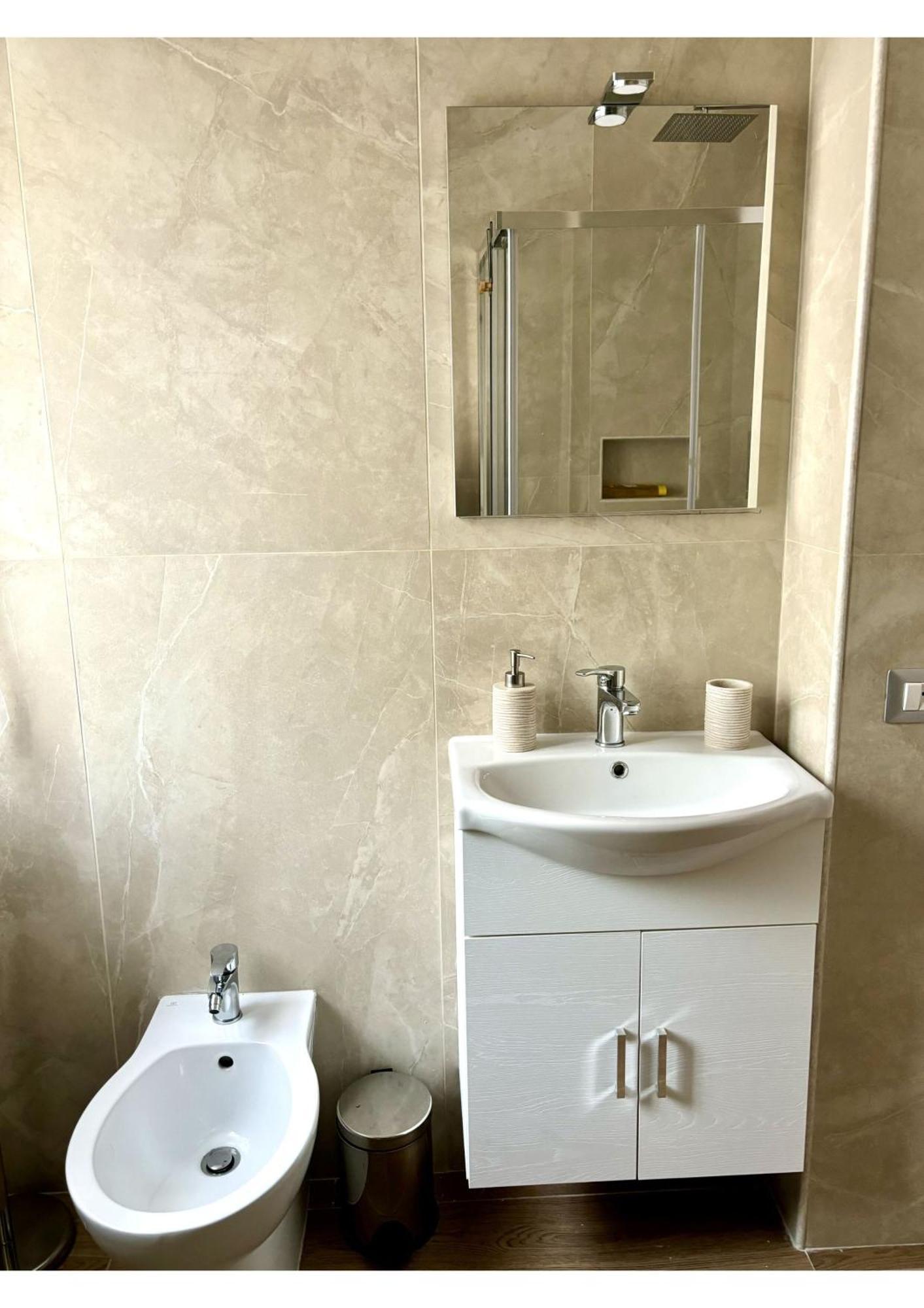 Casa Blaserna Nel Cuore Dello Shopping A Marconi E Trastevere Roma Ngoại thất bức ảnh